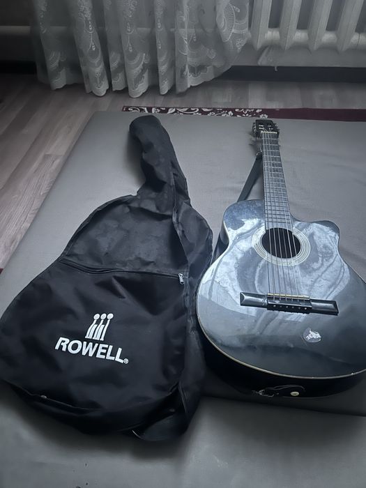 Гитара старушка