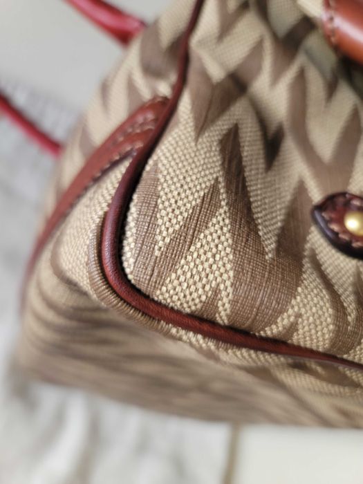 Оригинална чанта VALENTINO като нова