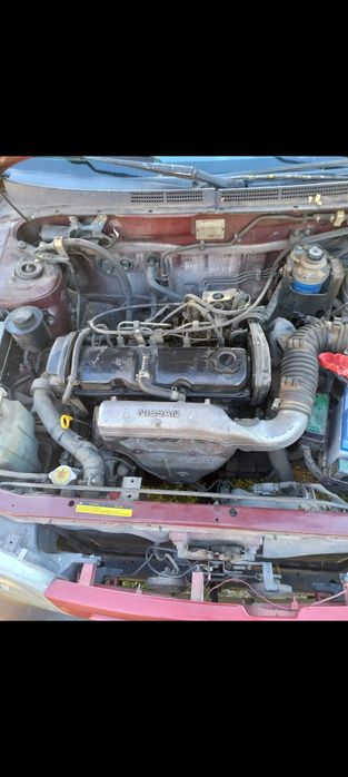 Продавам на части Нисан Алмера 2.0д