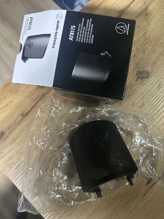 Audio-Technica AT2050 + pop filter