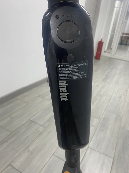 Продам электросамокат Ninebot