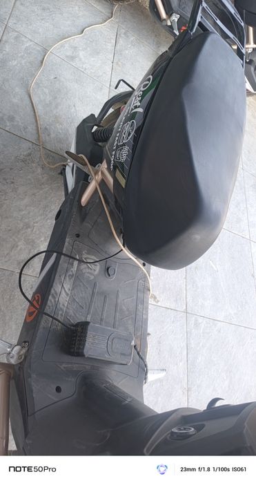 Skuter Sotiladi srochno