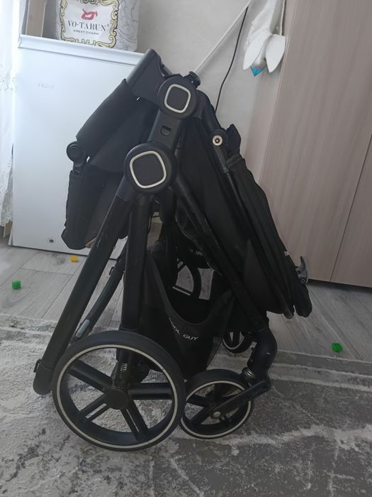 Коляска прогулочная