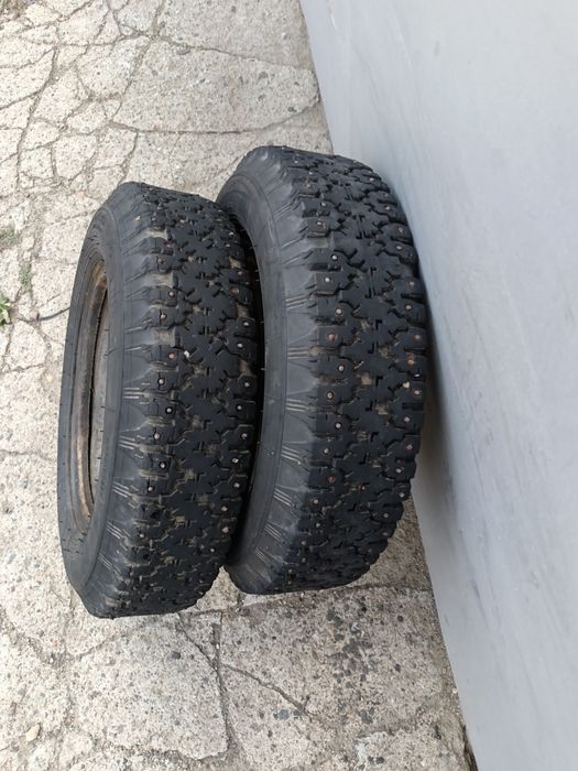 Продам 2 шины R13