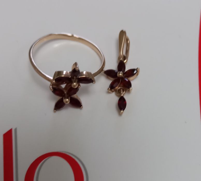 Комплект золотое кольцо и кулон