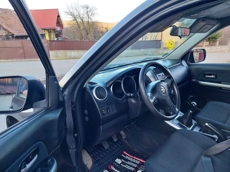 Suzuki grand vitara Diesel  1900cm Diesel  Edition Limited  .