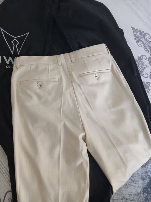 Costum (sacou si pantaloni)- 46