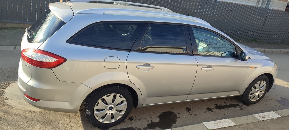 Vând Ford Mondeo