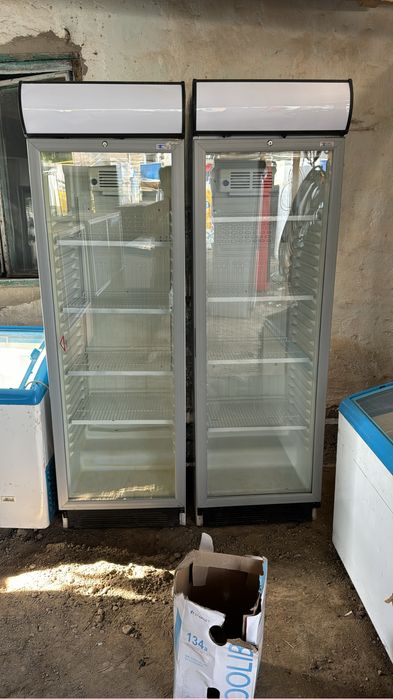 Витринный холодильник