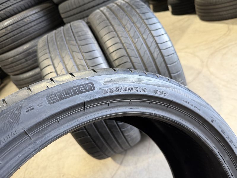 225/40/19 BRIDGESTONE 3бр