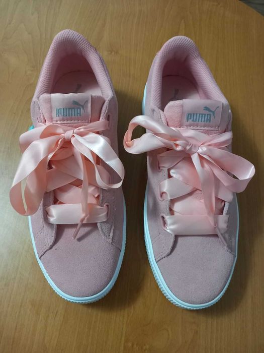 Нови дамски сникърси Puma Vikky Stacked Ribbon S, велур, цвят праскова