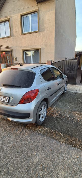 Vând Peugeot 207