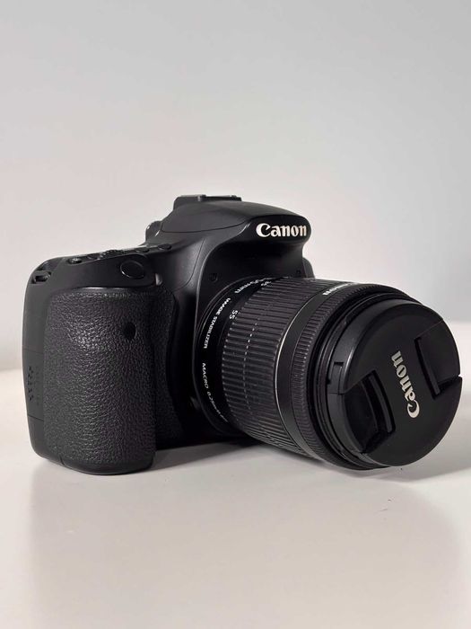 Canon 60D + obiectiv 18-55