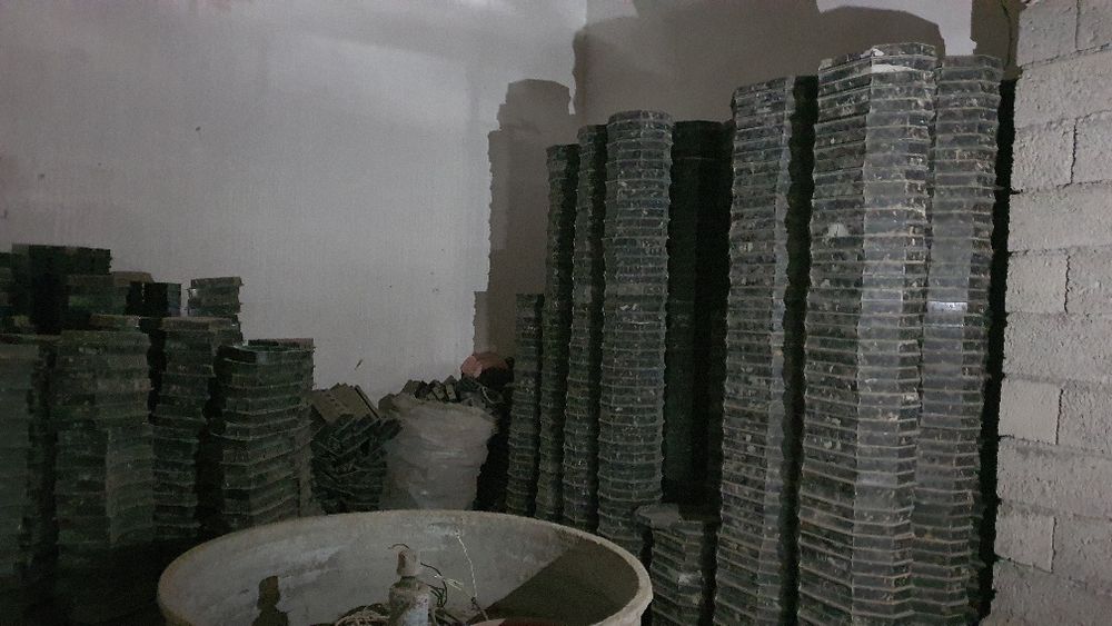 Plitka aparat qoliplari bilan birga sotiladi xolati yaxshi n