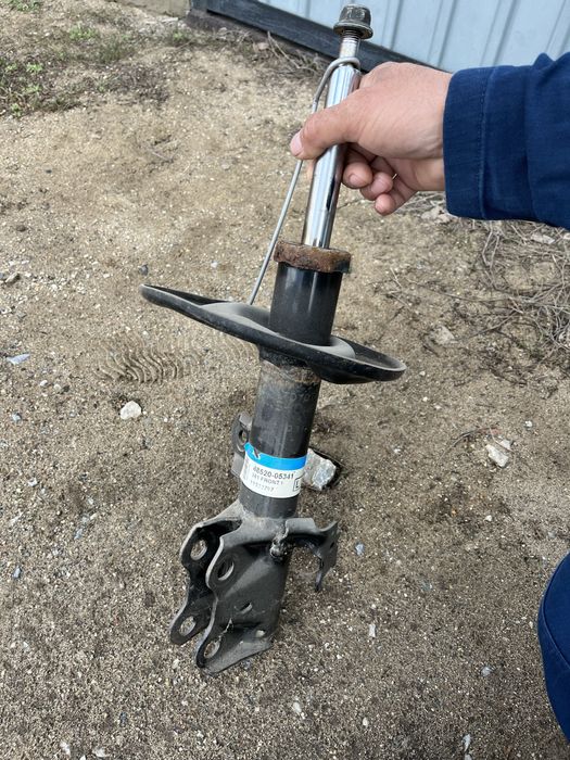 продам передние стойки