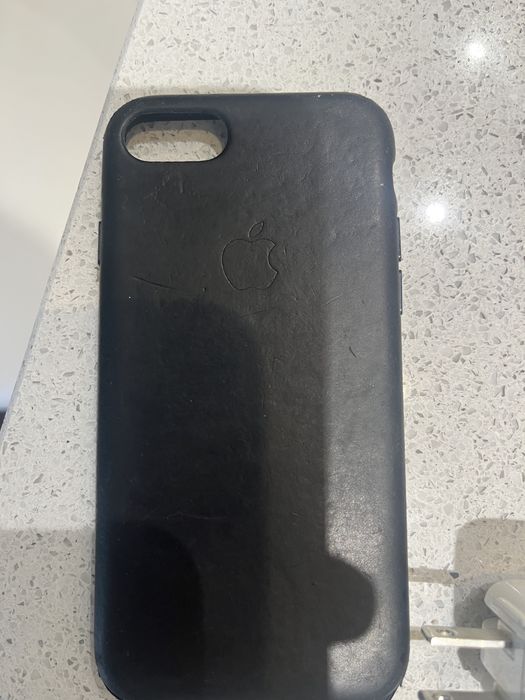 iPhone 7 128GB  с нова батерия и iwatch series 2