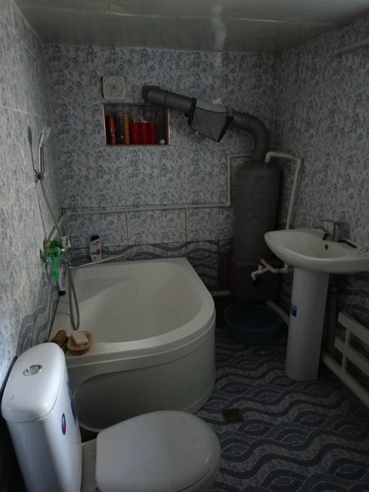 Уй сотилади полтороэтажка