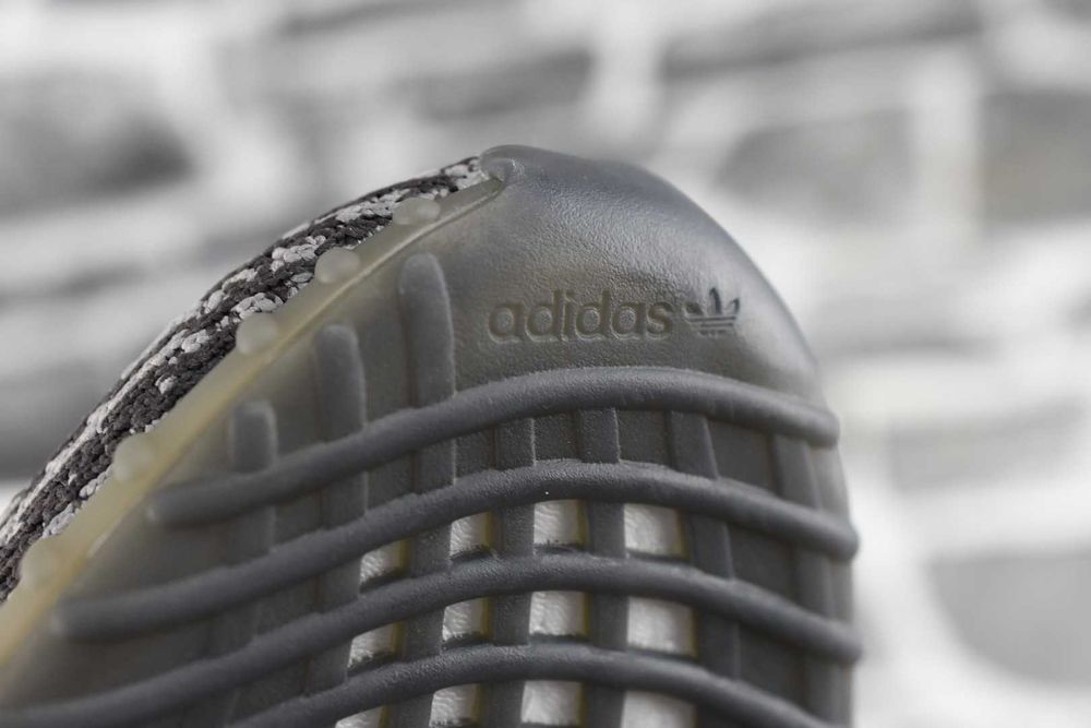Маратонки Adidas Yeezy boost - нови 45 1/2