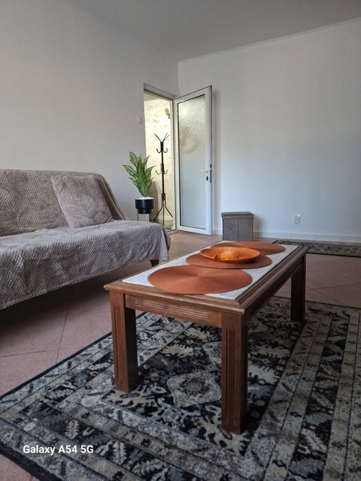 Inchiriez Apartament 2 Cam