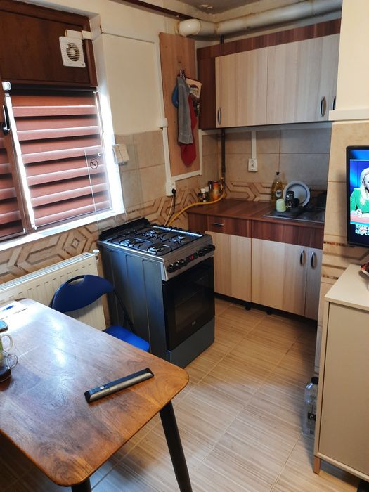 Vand apartament 3 camere