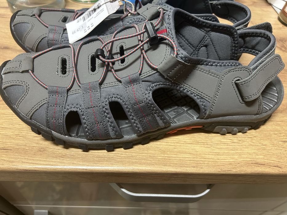 Нови сандали на марката Mountian Warehouse номер 46