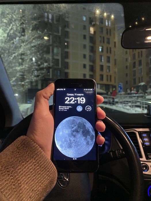 Продам IPHONE 8 (64GB)