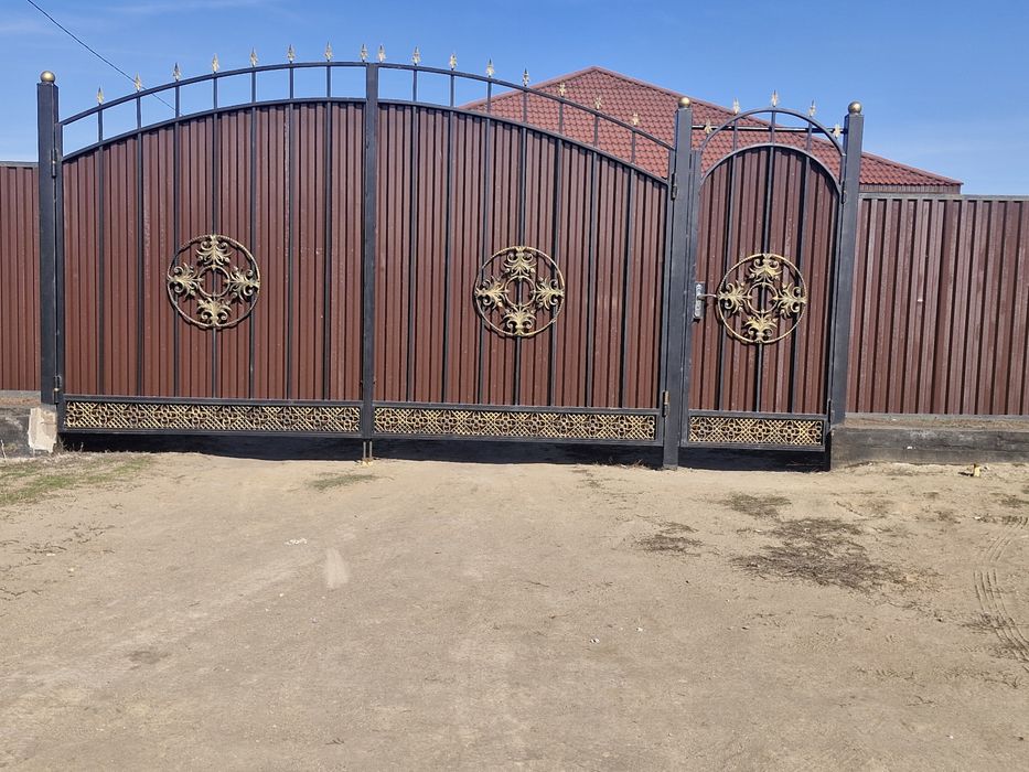 Услуги сварщика Навес. Варота. Казерок. Заборы.Перилла