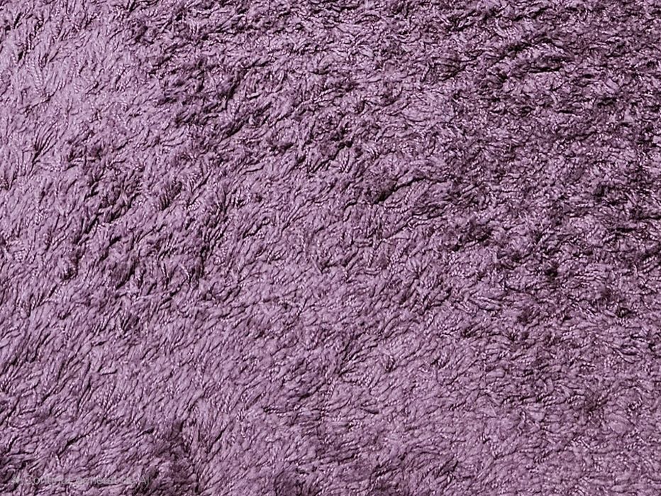 Covor mov cu fir lung