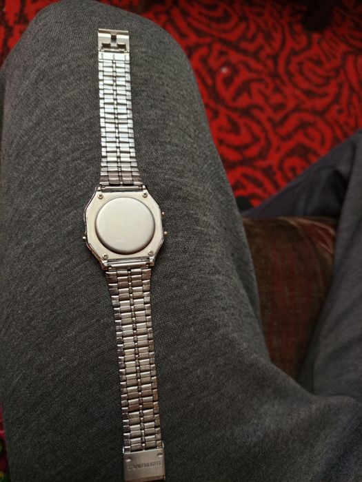 Продам часы ручные