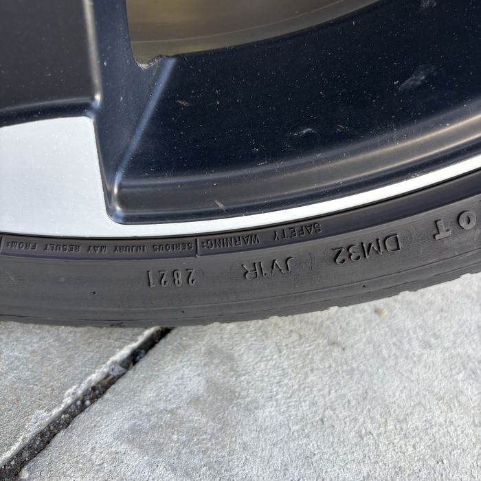 Продавам джанта с гума 255/35/19 Ауди