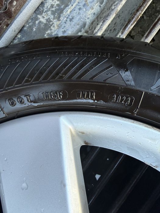 Vand jante cu tot cu caucuciuri