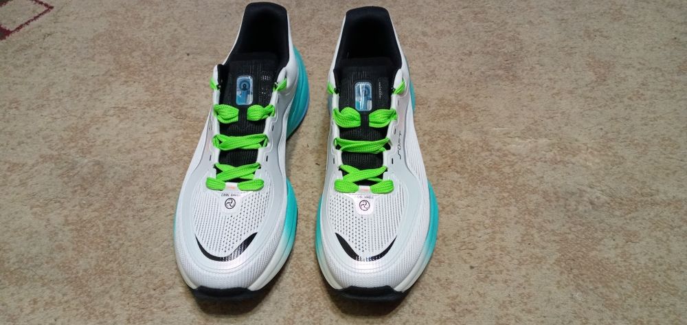 Новые шикарные кроссы Ли Нин, 45-46 размер