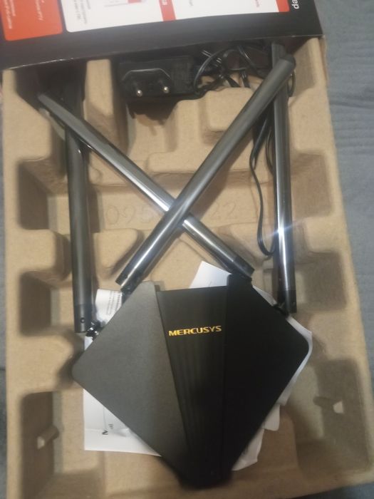 Продам, в отличном состоянии, роутер.