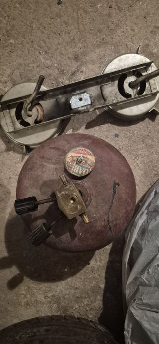 Vând butelie de voiaj cu doua arzătoare.