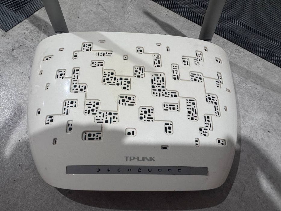 Плеер samsung, телефон motorola, часы, роутер