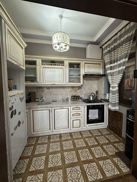 Отличный ДОМ 6 комнат, участок 6 соток. Центр Сергели, ул. Шокирарык.