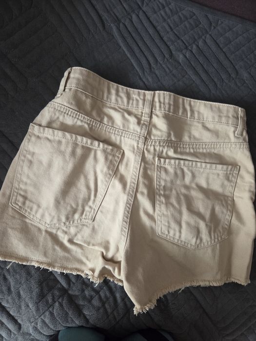Продам шорты джинсовые женские