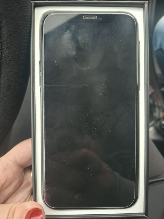 Продава се IPhone 11 pro 64gb