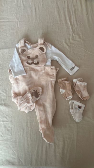 Бебешки комплект Guess