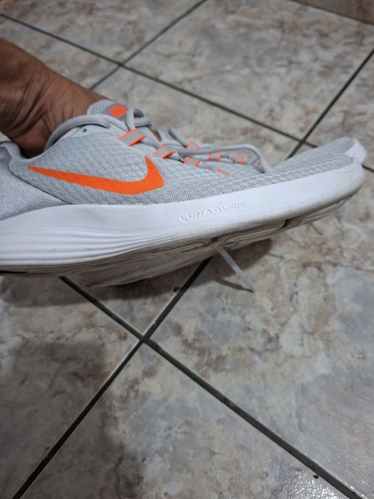 Vînd adidasi Nike si Adidas 99