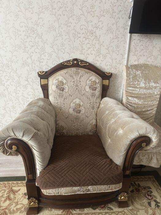 Продам диван 80000 тысяч