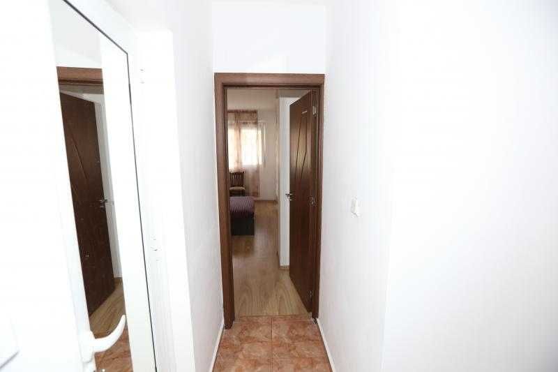 Дава се под наем Двустаен апартамент в Бургас, Център - 70 кв.м за 408 € - Снимка #7