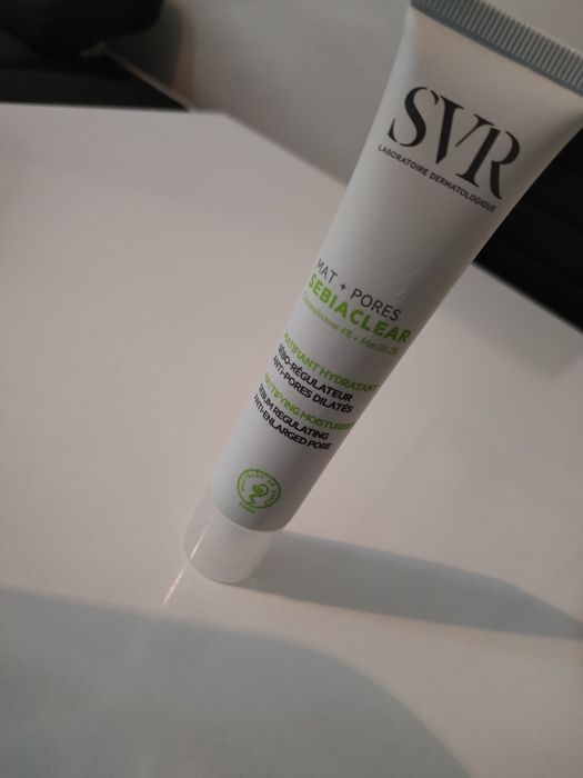 Матиращ крем за свиване на пори SVR