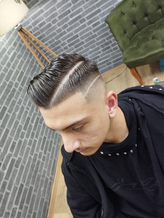 Frizer la domiciliu - Tunsori pentru toată familia!