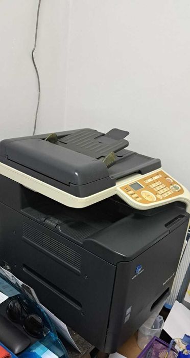 ПЕРФЕКТНО Мултифункционално устройство Коника Минолта