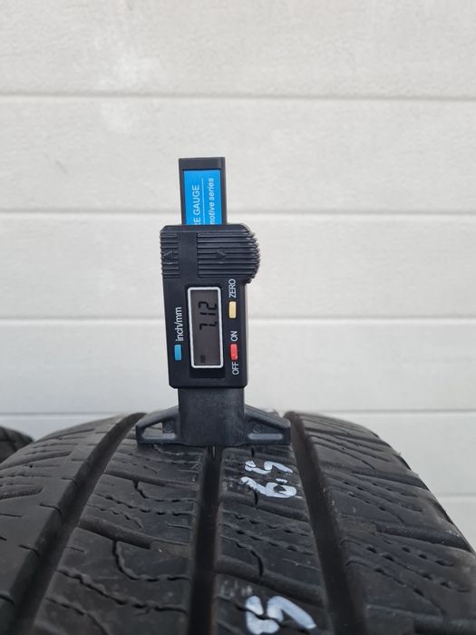 Зимни гуми 2 броя за Бус GOODYEAR CargoVector 205 65 R16C дот 3421