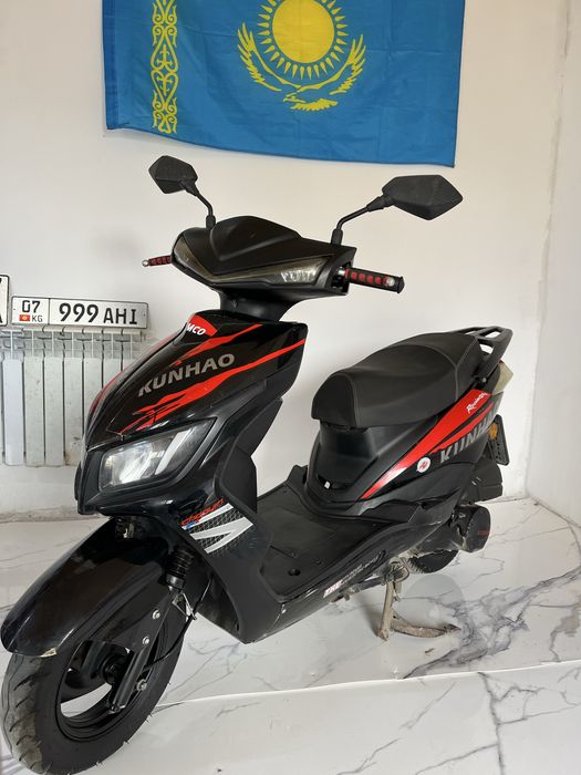 Продам скутер м8 в отличном сост