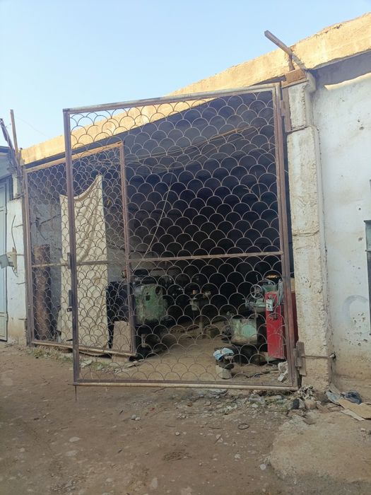 Запчас бозорда ичида