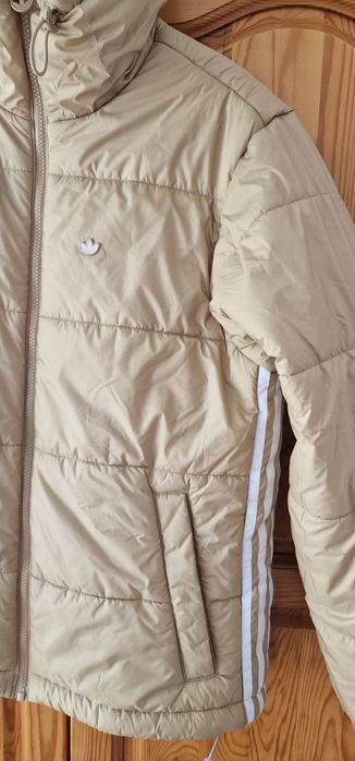 Яке Adidas размер s unisex