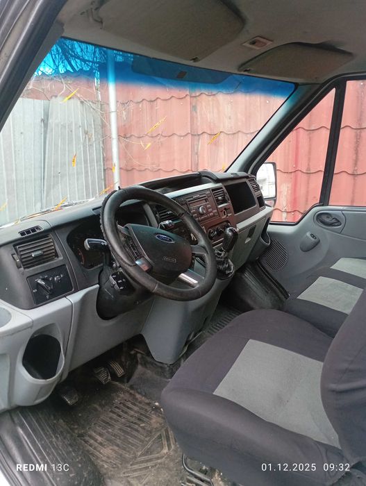 Vând Ford Transit